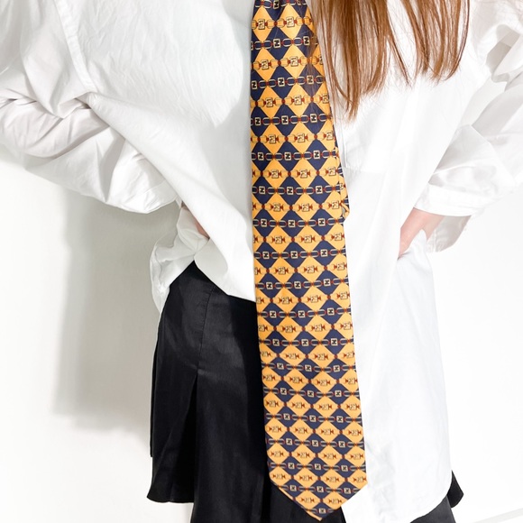 FENDI VINTAGE Print gold Men’s Silk Tie 3.75” - Picture 2 of 10